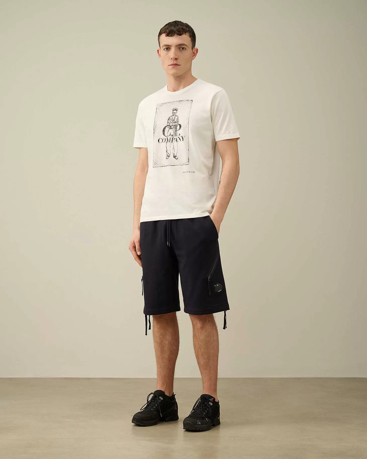 Shop Diagonal Raised Fleece Zipped Pocket Shorts Men Tracksuits & Shorts